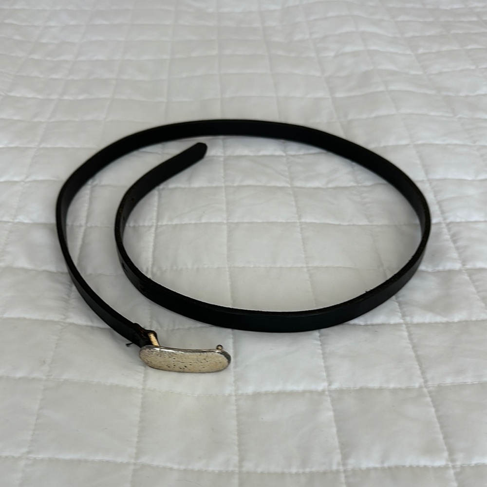 GAP Black Belt Sleek Minimalist Design